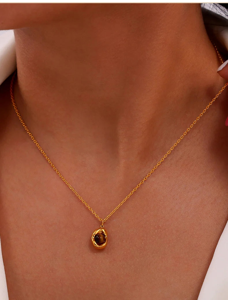 Mia Necklace