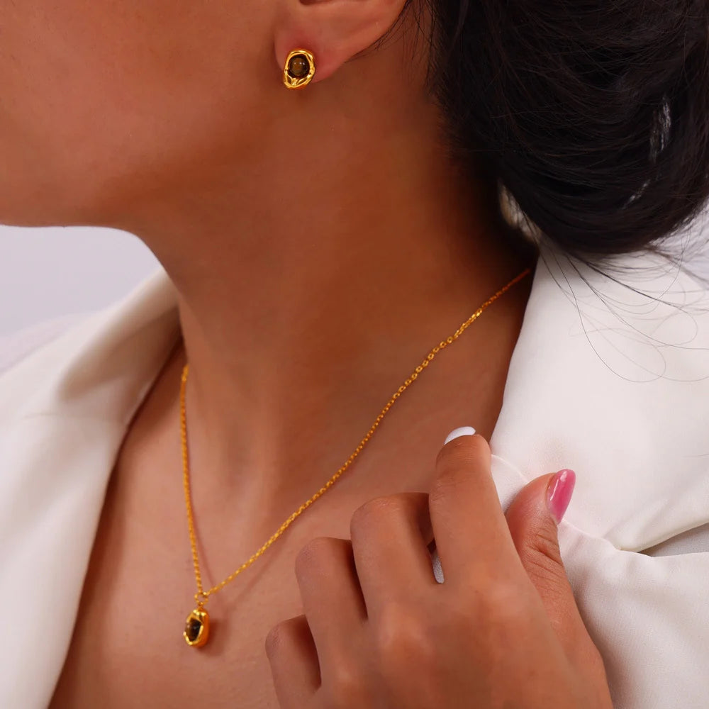 Mia Necklace