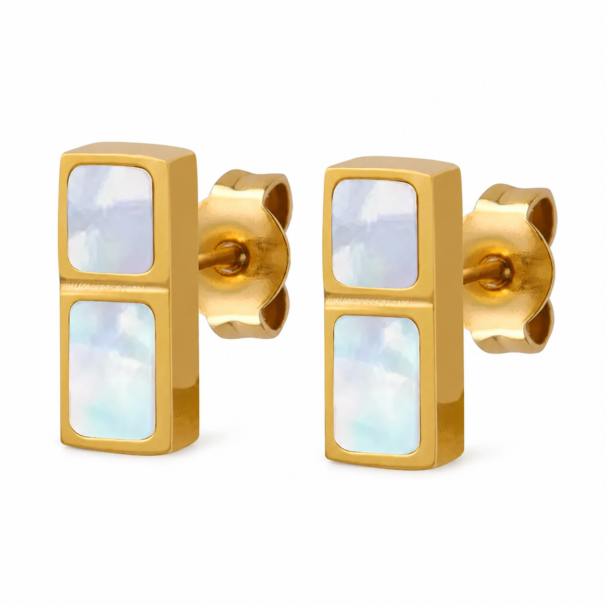 Sydney Earring in 18K gold-plated stainless steel with shell, on a white background